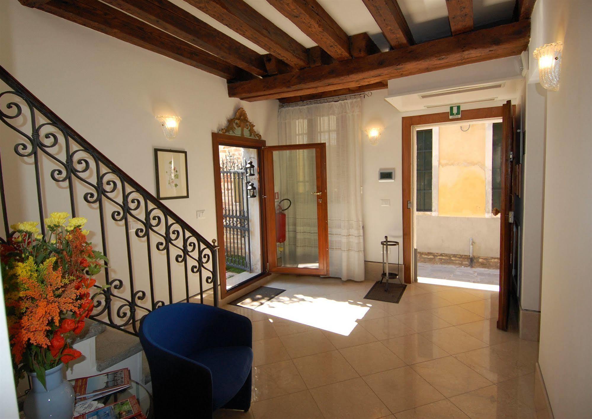 Santa Margherita Guest House Veneţia Exterior foto
