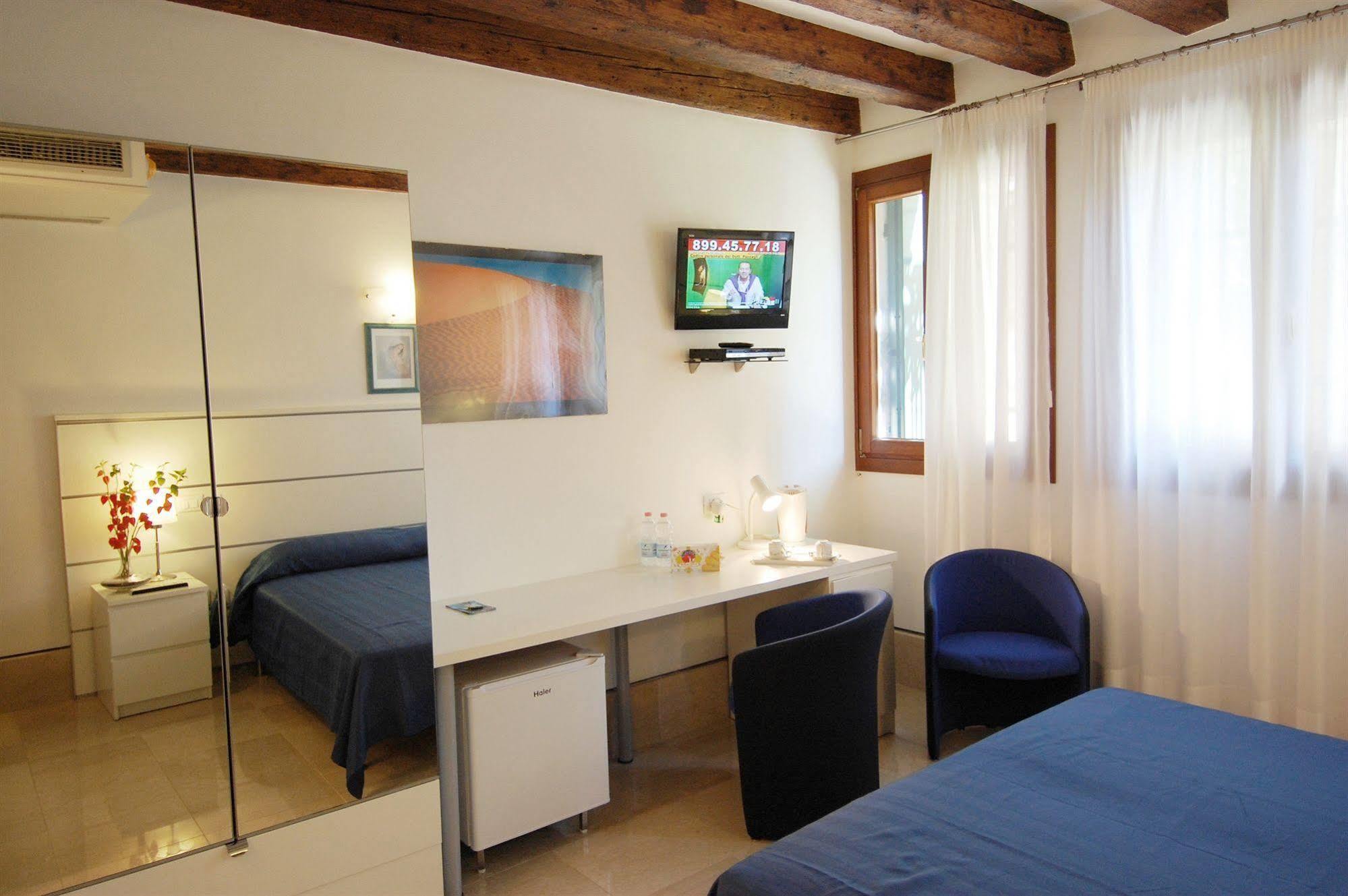 Santa Margherita Guest House Veneţia Exterior foto