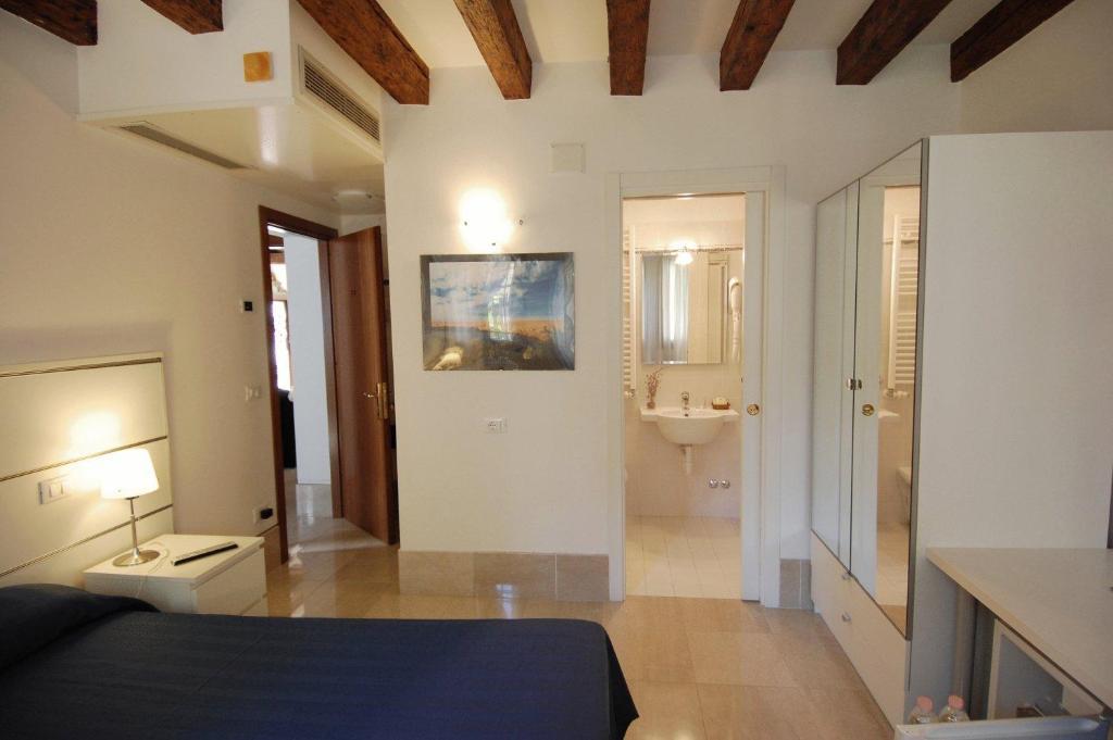 Santa Margherita Guest House Veneţia Exterior foto